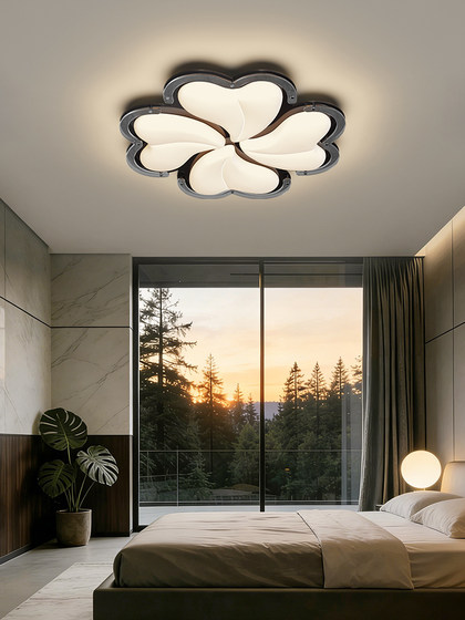 Italian bedroom ceiling lamp 2026 new designer creative warm four-leaf clover master bedroom room lamp Zhongshan lamps