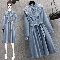 Plus-size womens clothing 2023 spring new fat mm age-reducing diamond-encrusted doll collar slim waist denim dress tide