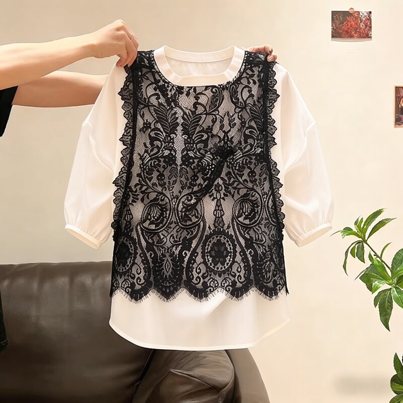 Plus Size 2026 Summer New Style Patchwork Lace Shirt for Women, Fashionable, Slimming, Youthful, Round Neck, Loose Top