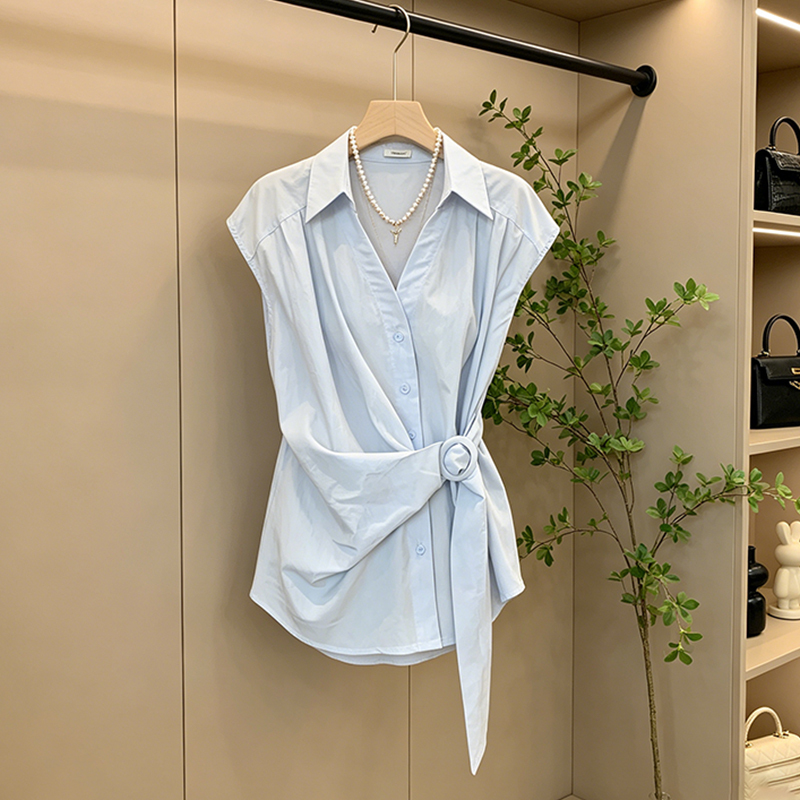 2026 Summer New Korean Style Design V-Neck Casual Versatile Shirt for Plus-Size Women, Stylish Sleeveless Top with a Cinched Waist