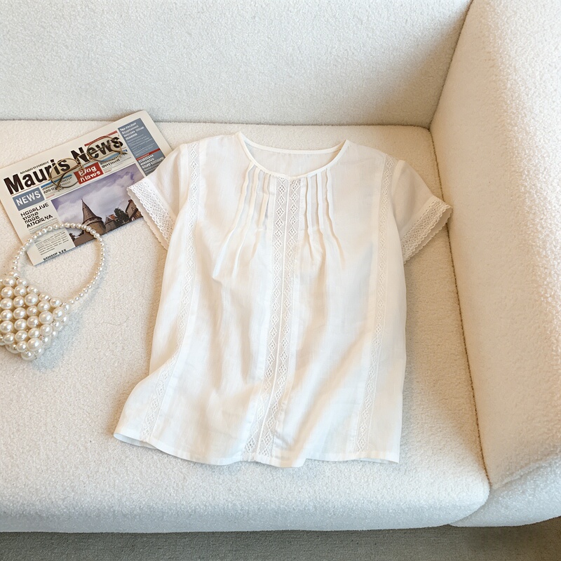 Plus-Size 2026 Summer New Lace Patchwork Shirt for Women, Relaxed Fit, Flattering, Casual, Unique Design Top