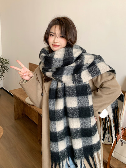 2025 New Black and White Plaid Scarf for Women, Winter Korean Style Versatile Checkerboard Shawl, Dual-Use Warm Tassel Scarf