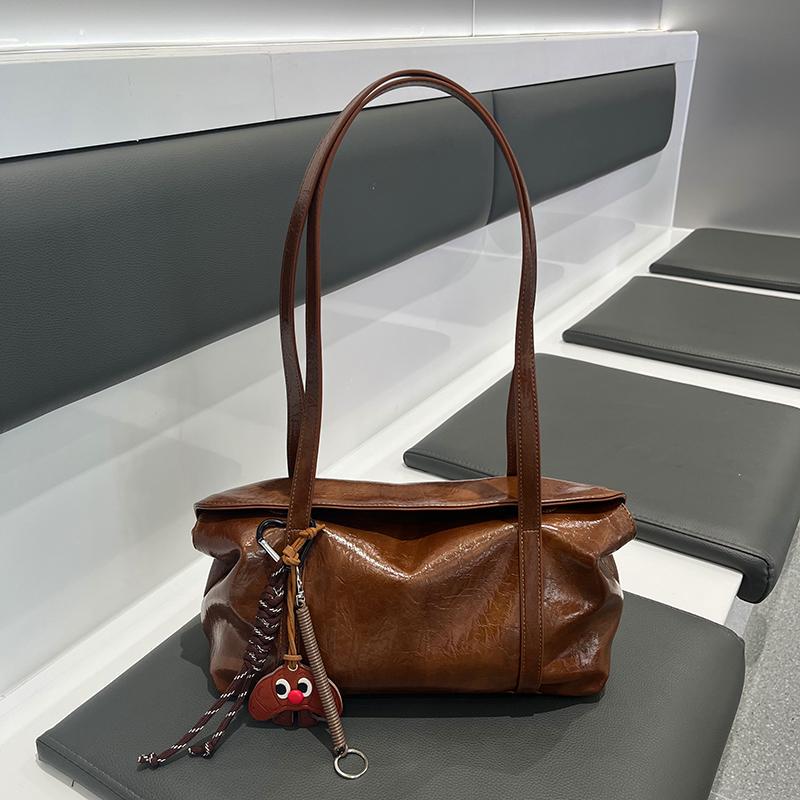 Genuine Leather Bag for Women, Niche Design, 2026 New Model, Oil Wax Leather, Large Capacity, Vintage Underarm Bag, High-End Crossbody Bag Genuine Leather Bag for Women, Niche Design, 2026 New Model, Oil Wax Leather, Large Capacity, Vintage Underarm Bag, High-End Crossbody Bag