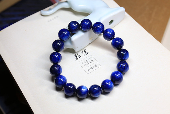 上質なカヤナイト