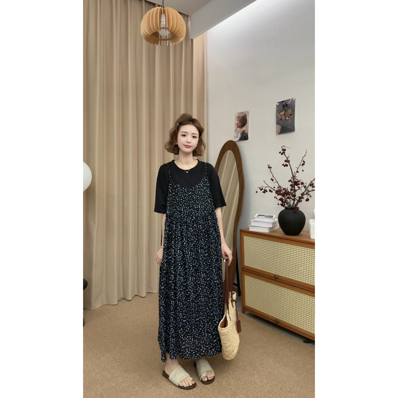 [Zhang Xiaojiu] Round Neck Short-Sleeve Basic Versatile T-Shirt + Vintage Floral Suspender Skirt Set Z2290