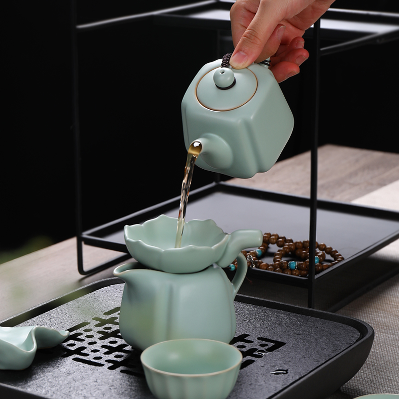 Friends is a complete set of kung fu tea set suits for your up household utensils of pottery and porcelain porcelain teapot tea sea tea wash to black tea