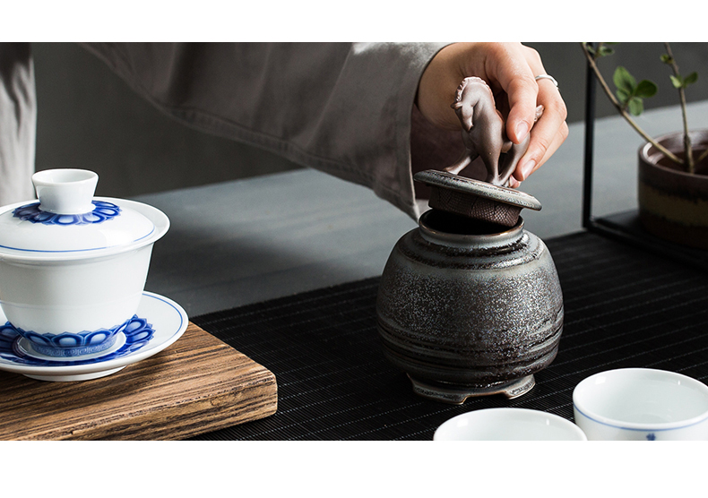Friend is ceramic seal caddy fixings kung fu tea pu - erh tea POTS of tea warehouse wake receives the tea gift box