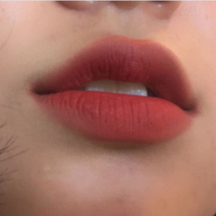 Môi đỏ răng trắng Hàn Quốc Son môi hoa tim bút môi mơ ước bút chì màu son môi số 20 nhỏ tiêu đỏ gạch son 3ce màu đỏ cam