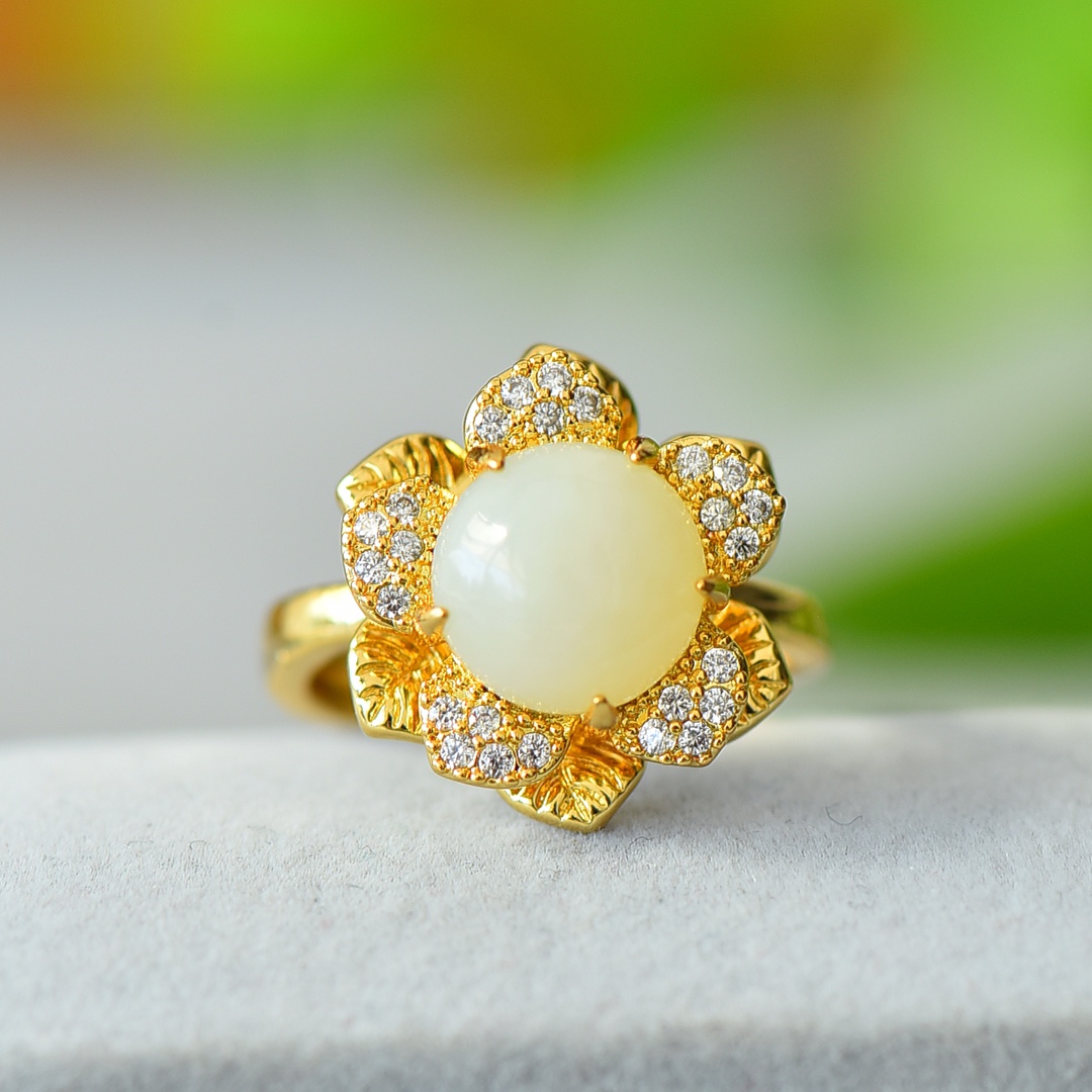 Auction Natural and Tian Jade Sunflower Fine Fashion Three Sets of Fashion