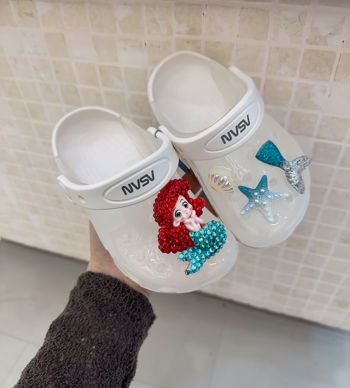 2026 Summer New Children's Jelly Clogs for Girls, Mermaid High-End Outdoor Beach Closed-Toe Sandals