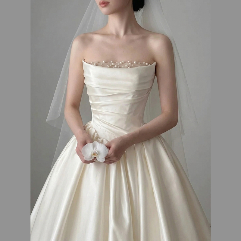 Simple French-Style Satin Strapless Wedding Dress 2026 New High-End Light Luxury Niche Bridal Gown for Petite Brides Simple French-Style Satin Strapless Wedding Dress 2026 New High-End Light Luxury Niche Bridal Gown for Petite Brides