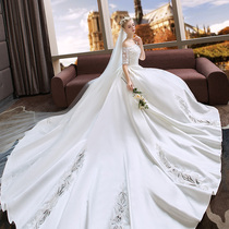 Shoulder French light wedding dress woman small man 2021 new bride satin simple tailing lace retro Hepburn