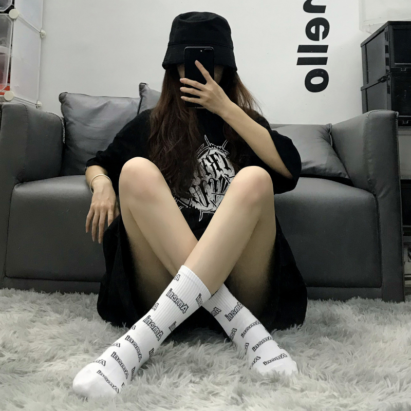 Men's Socks Autumn and Winter Sports Mid-Tube American Basketball Teenage Female Students Personalized Versatile Hip-Hop Letter Trendy Socks Men's Socks Autumn and Winter Sports Mid-Tube American Basketball Teenage Female Students Personalized Versatile Hip-Hop Letter Trendy Socks