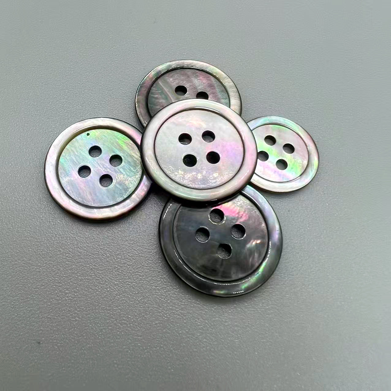 天然贝壳扣衬衫领扣有什么独特魅力?-纽扣-淘宝百科网