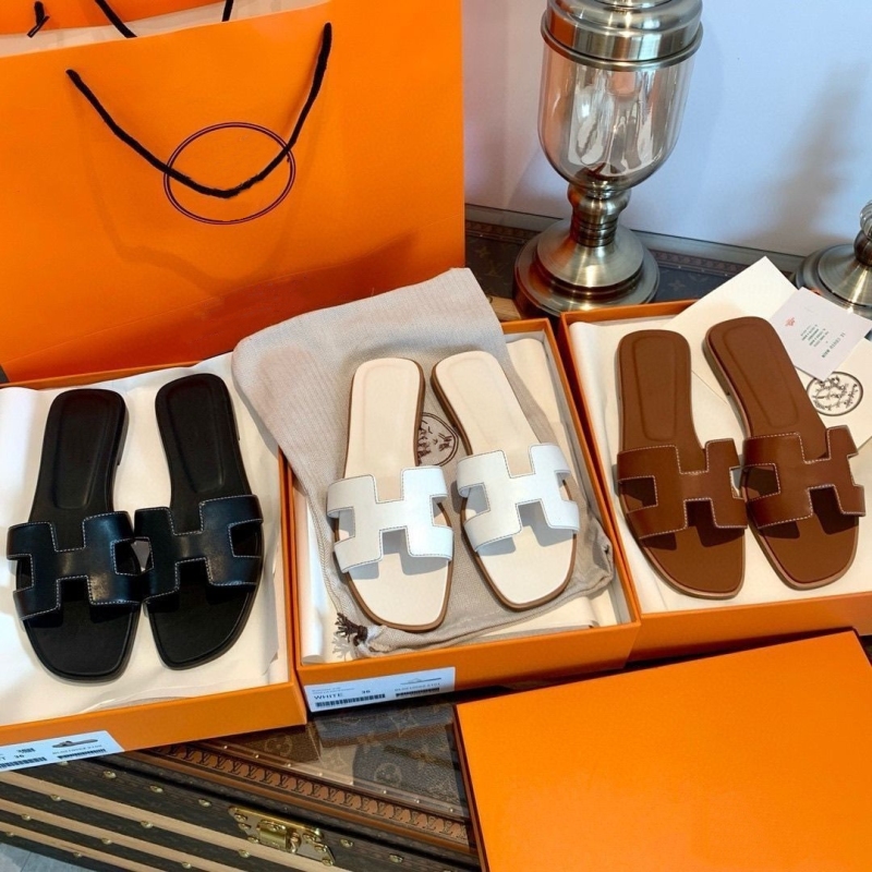 26 Summer New Style ins Trendy Outdoor Genuine Leather Flat Slippers Women's Versatile Vacation Beach Flat Sandals