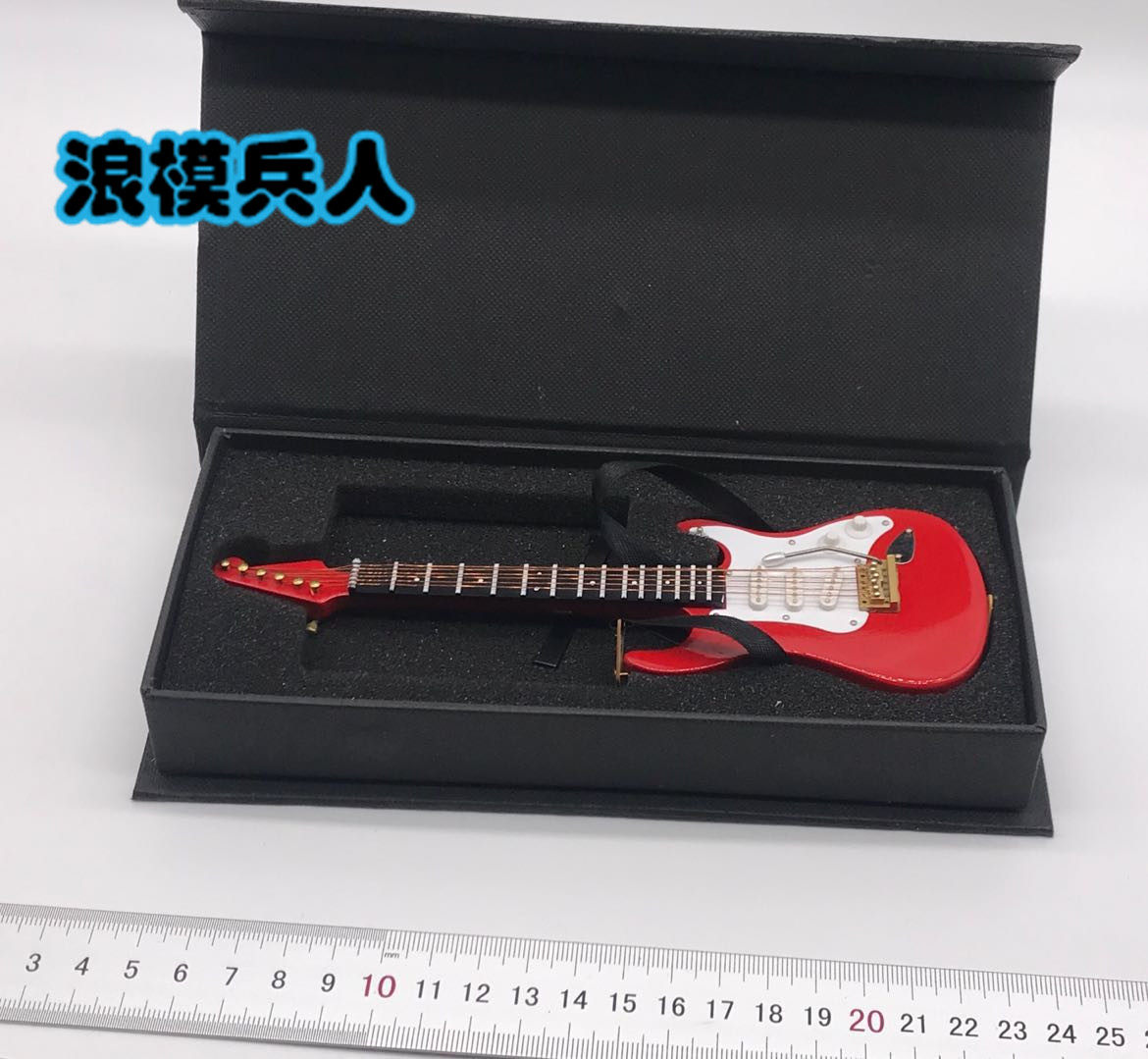 1 6 red electric guitar suitable for soldier BJD small cloth Barbie with peaches small P spot
