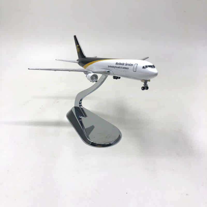 1:400 geminijets Boeing 767-300F express delivery company UPS emulation alloy cargo plane model