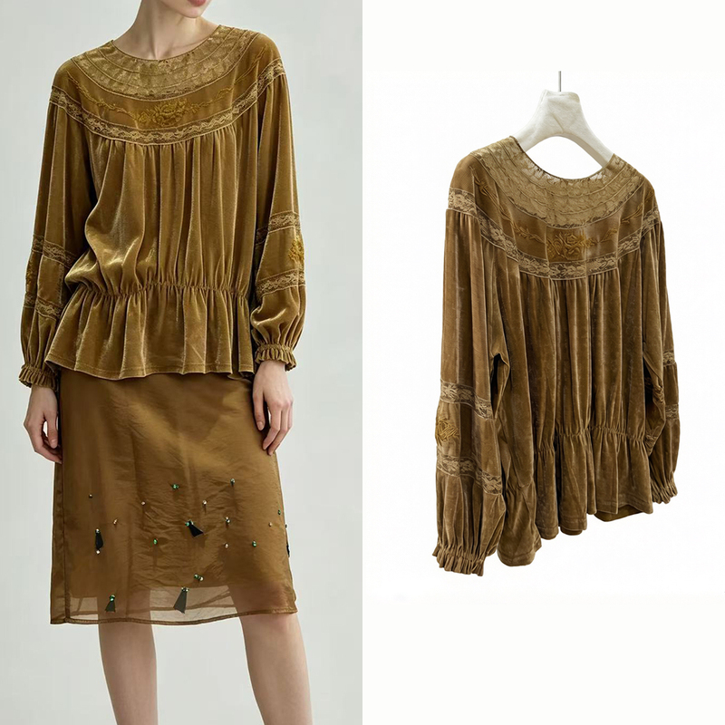 2026 Autumn/Winter New Vintage Round Neck Hollow Out Embroidered Velvet Lace Top Slimming Versatile Layered Blouse