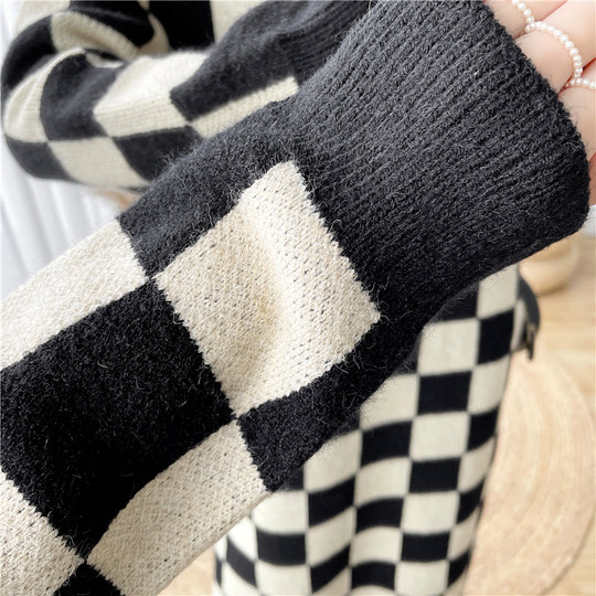 Nuevo suéter de otoño e invierno para mujeres, desgaste suelto retro japonesa, falda de punto de punto, cabina de ajedrez de ajedrez, grueso.
