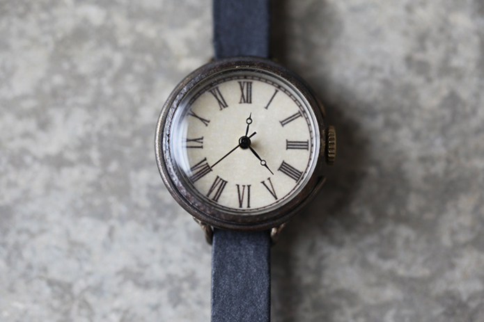 Japanese hand writer ladies watch black Ami khaki American retro watch brand new jewelry