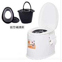 Модернизированный густой белый туалет посвящен