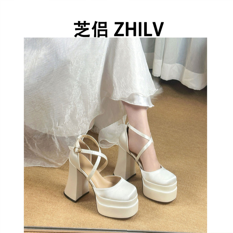 White Cross-Strap High Heels for Petite Women 2026 Waterproof Platform Closed-Toe Sandals Chunky Heel Wedding Shoes Runway Style