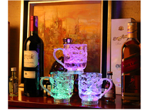 Colorful glowing colorful sparkling water cup wine glass induction cup pineapple to send girlfriends birthday gift female pour water on the bright