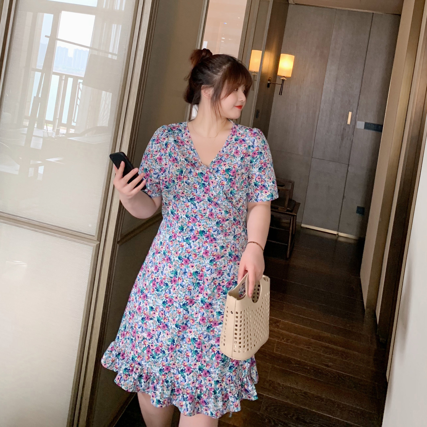 ALIN Customized large size women's clothing V neckline Flowers Ocean Dress Summer 2020 New 200 Catty and Sister Covered Meat Skirt