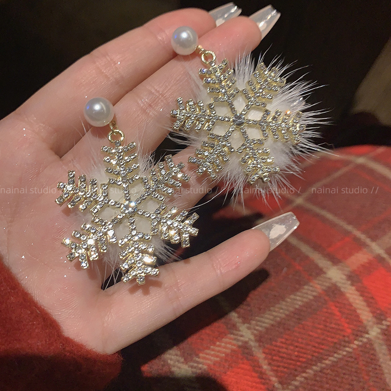 Snowflake Buffet Fur Ear Nails ~ New Year Super with atmosphere Sensation Flash Drilling Advanced Senses Autumn Winter Plush Suede Earrings Earrings-Taobao