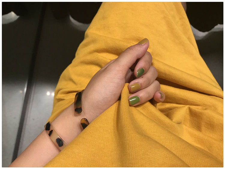 [Bà] thiết kế thích hợp cảm giác hổ phách Nhật Bản axit axetic mở vòng đeo tay retro đơn giản Hàn Quốc tính khí bracelet trang sức