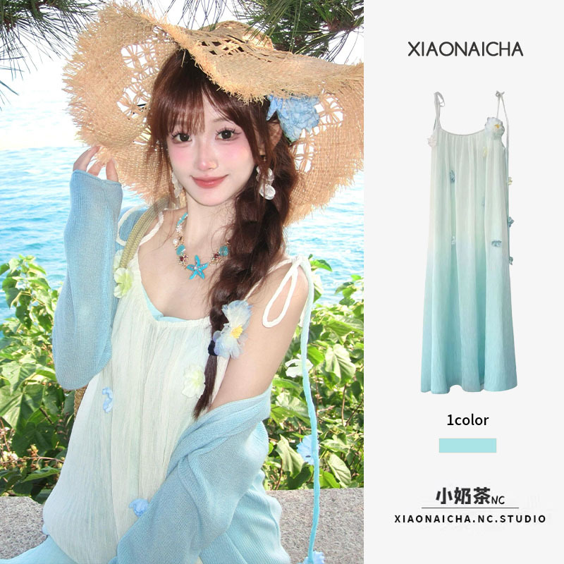 Beach Vacation Gradient Blue Spaghetti Strap Dress for Women, Summer 2026 New Style, Petite Three-Dimensional Floral Beach Dress