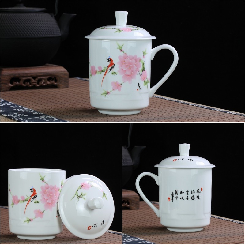 Jingdezhen ceramics cup with cover office meeting gift ipads China cup blue and white porcelain cup can be customized design and color