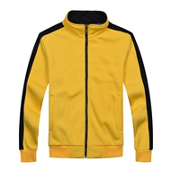 Один бар с бархатными-желтыми черными рукавами