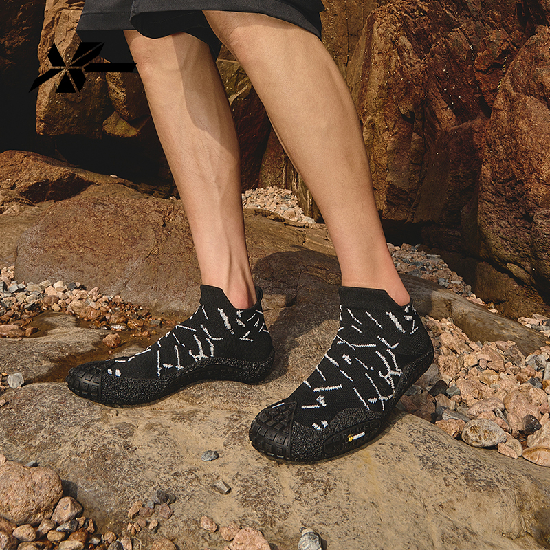 Beach Shoes for Adults, Anti-Cut Beach Socks, Non-Slip Seaside Snorkeling and Swimming Shoes for Women and Men, Beach Shoes, Water Shoes