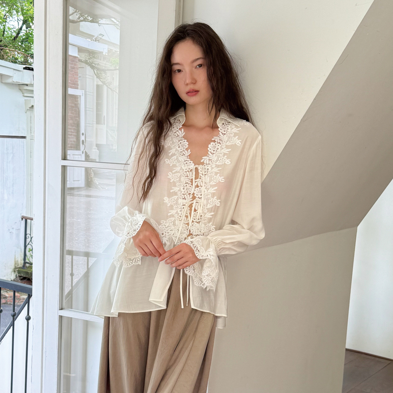 Suhuo Mulberry Silk Satin Lace Trim Flared Sleeve Small Lapel Water-Soluble Lace Floral V-Neck Blouse