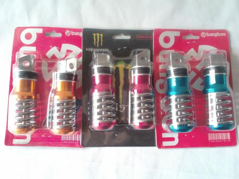 Electric car pedalling spring foot pedal locomotive retrofit accessories footrest rear foot pedal spring pedalling