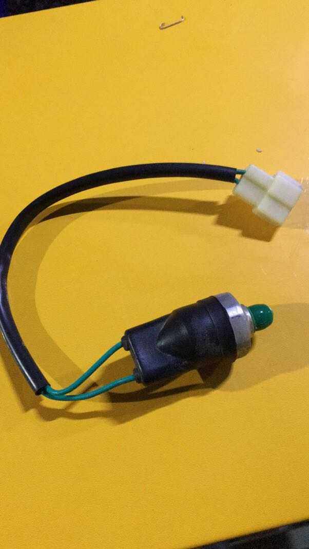 Xu Engineering Crane Accessories Car Air Conditioning Compressor Dryer Pressure Switch Pressure Valve 25K