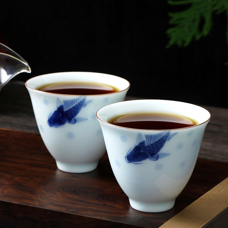 Kung Fu Small Tea Cup Personal Cup Ceramic Tea Brewand home single tasting cup Master's cup Qinghua Porcelain Tea tea Pu'er Tea