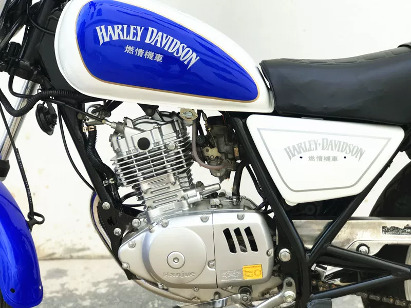 Мотоцикл Suzuki 125 см³, 5 передач, импортный б/у, состояние 90% — синий или золотой
