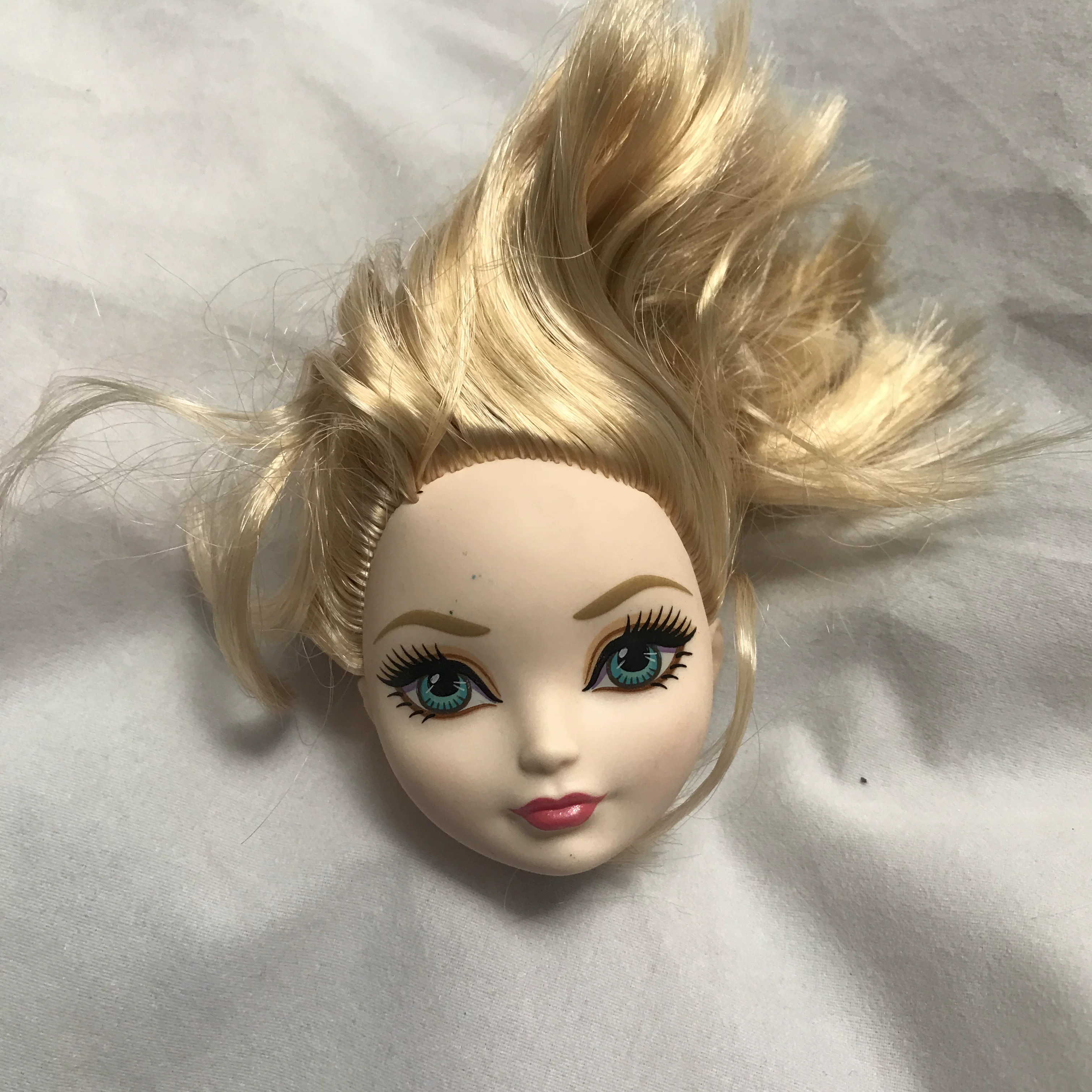 Натуральная крупнооптовая Гонконг Monster High школьная сказка эльф высшая школа голова младенца с макияжем голова младенца с множеством стилей постоянно обновляется