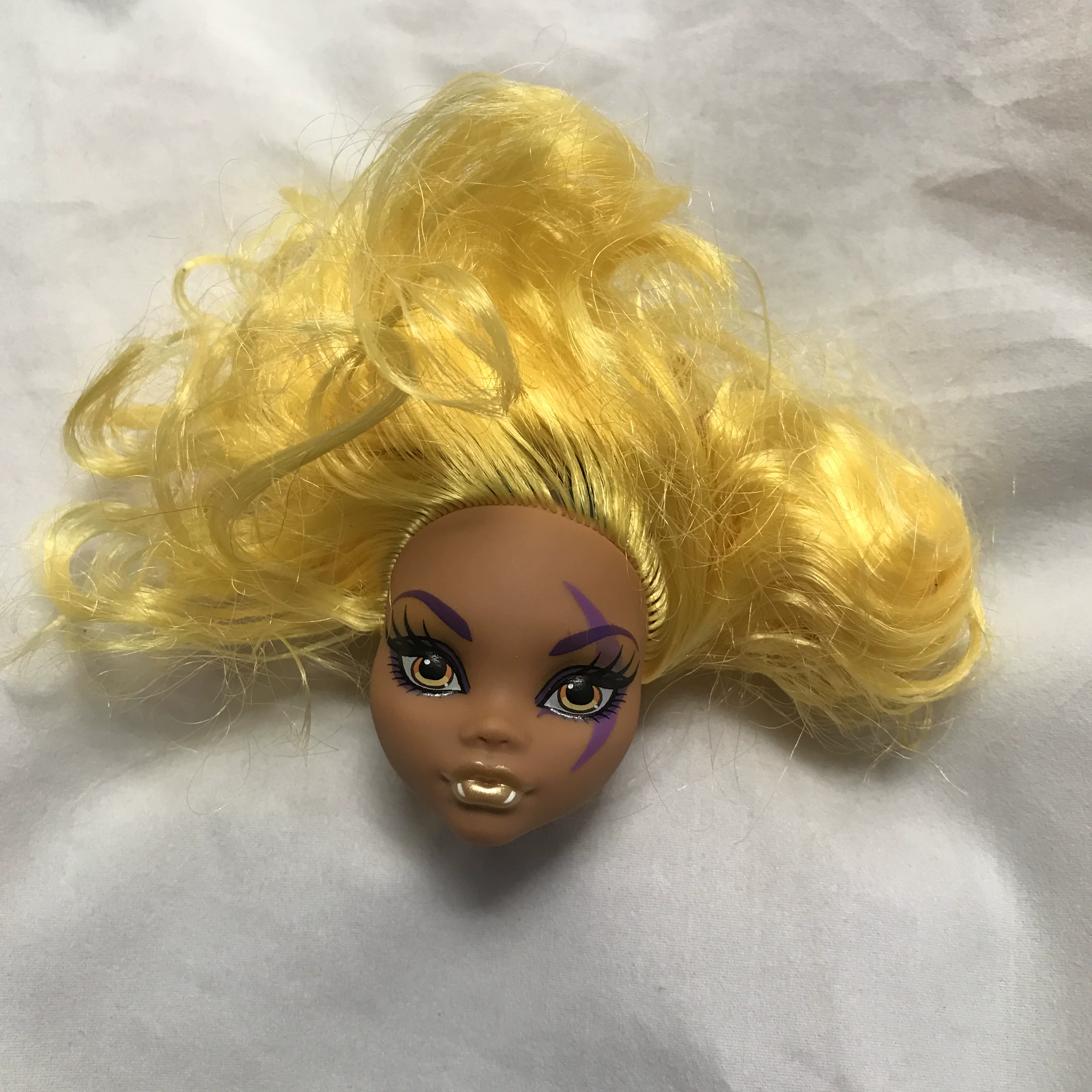Натуральная крупнооптовая Гонконг Monster High школьная сказка эльф высшая школа голова младенца с макияжем голова младенца с множеством стилей постоянно обновляется