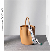 (British AJ AOIRJ) leather small bucket bag biscuit bag new hand tote single shoulder cross bag high-grade sense women