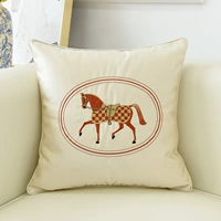 Бежевый (War Horse Emlleckery)