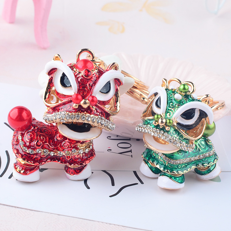 2019 new fashion bag pendant female lion cute fashion accessories cartoon lion car keychain