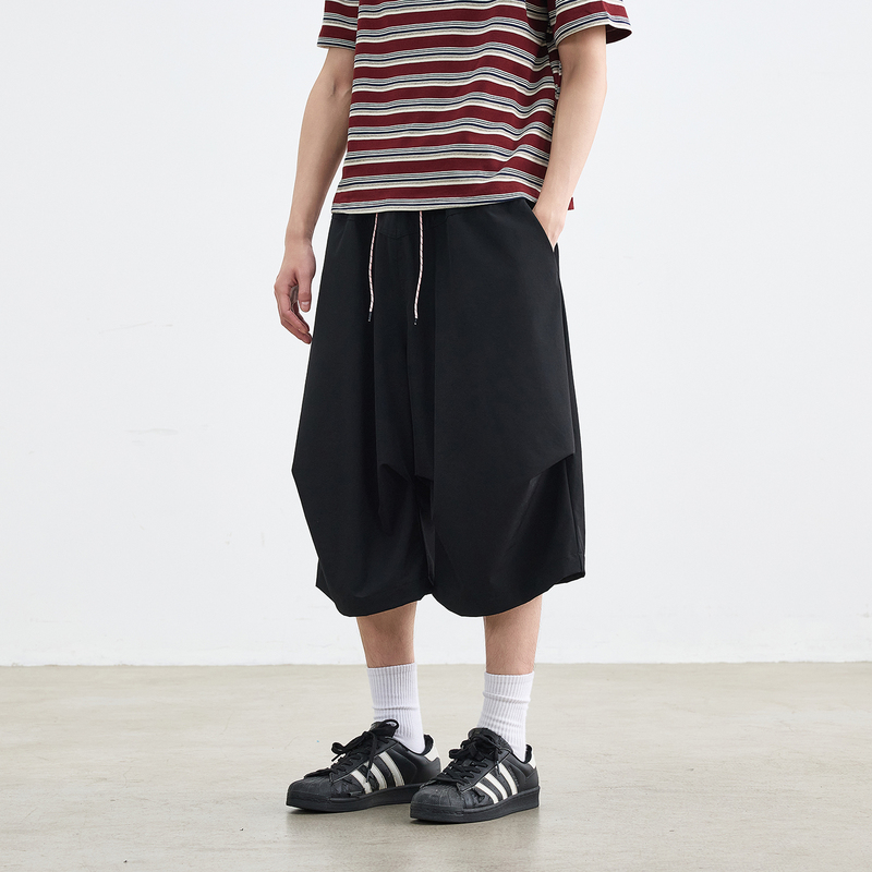 Nevermind Spring/Summer New Loose Fit Scissor-Slit Style Cropped Pants for Men Versatile Drawstring Casual Cropped Pants Nevermind Spring/Summer New Loose Fit Scissor-Slit Style Cropped Pants for Men Versatile Drawstring Casual Cropped Pants