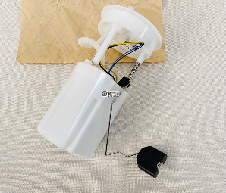 Suitable for old Bora Golf 4 Bora classic gasoline pump assembly fuel pump low pressure fuel supply pump