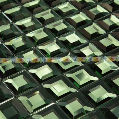 Зеленая стеклянная мозаика на стену, зеркальный эффект