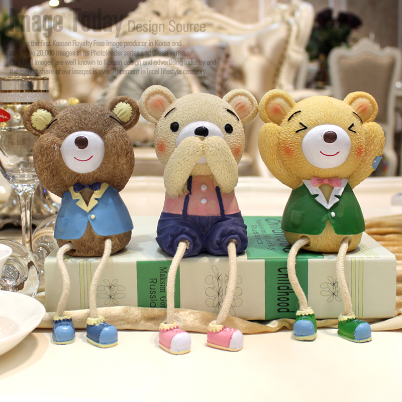 Large resin hanging foot doll creative home decoration piggy bank bear partition decorative bear ornaments