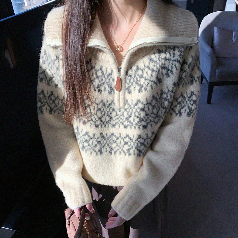 White Fair Isle Large Lapel Half-Zip Pullover Sweater for Women, Autumn and Winter, Soft and Cozy Knitwear, High-Neck Thick Top