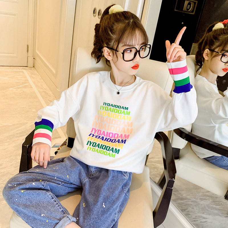 Girls' bottoming shirt spring and autumn thin section 2022 new Western style white children's T-shirt long-sleeved big children's autumn top trend
